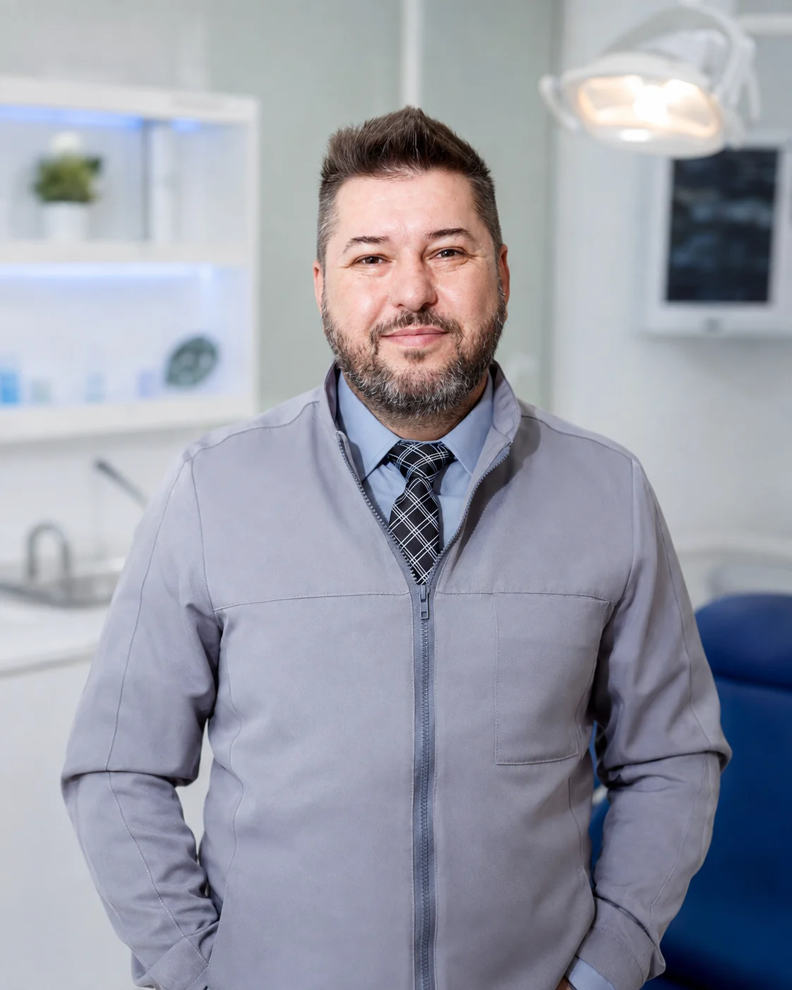 Dr. Horbe Jr. em ambiente odontológico
